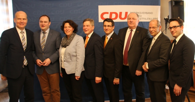 v.l.n.r.: Ralph Brinkhaus MdB; Dr. Tim Ostermann MdB; Kerstin Vieregge; Michael Weber; Dr. Oliver Vogt; Heinrich Zertik; Karl-Heinz Wange; Hans-Martin Schuster v.l.n.r.: Ralph Brinkhaus MdB; Dr. Tim Ostermann MdB; Kerstin Vieregge; Michael Weber; Dr. Oliver Vogt; Heinrich Zertik; Karl-Heinz Wange; Hans-Martin Schuster